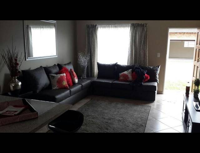 2 BEDROOM TOWNHOUSE FOR SALE IN RIVERSDALE